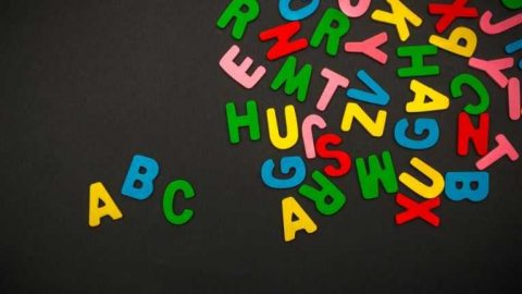 В России начала работу горячая линия для помощи людям с дислексией
